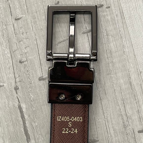 Izod Black Faux Leather 29.5" Metal Buckle Small Belt - Picture 3 of 5